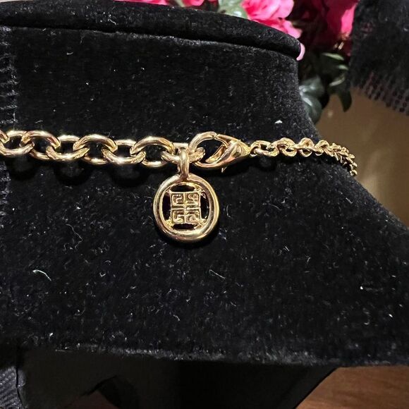 🆕 Rare Givenchy Gold Plated Necklace padlocks charms Vintage 80s - Picture 7 of 8